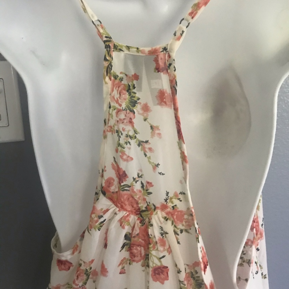 Floral Top - Picture 11 of 12